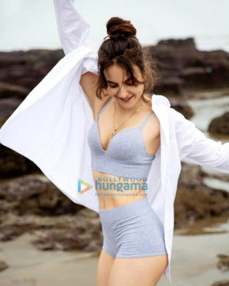Celebrity Photos of Elli AvrRam