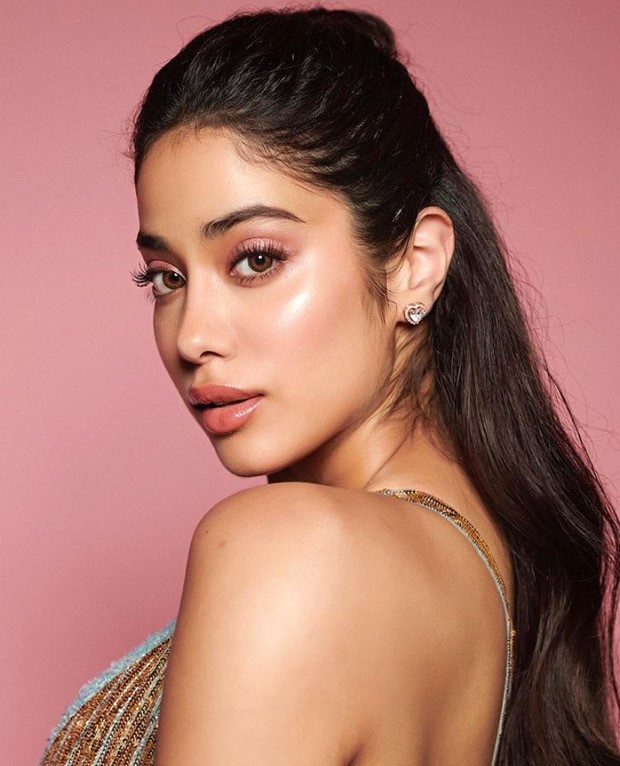 Impressed by glass-skin make-up look of Janhvi Kapoor? Here's how you can create your own version Impressed by glass-skin make-up look of Janhvi Kapoor? Here's how you can create your own version