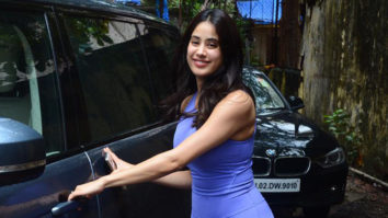 Janhvi Kapoor slays the lavender outfit efficiently