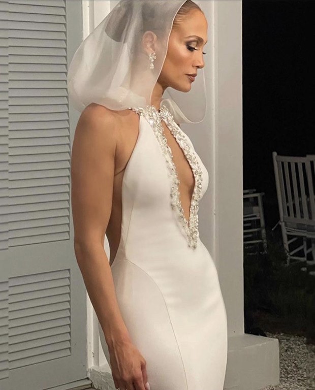 Jennifer Lopez and Ben Affleck's wedding images show her looking magnificent in 3 white gowns