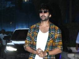 Kartik Aaryan looks cute in flannel shirt