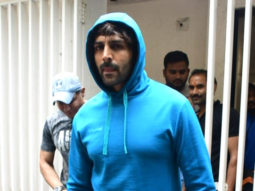 Kartik Aaryan poses for paps in his signature Bhool Bhulaiya style