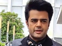 Maniesh Paul looks handsome as he poses for paps
