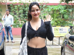 Neha Sharma flaunts her perfectly toned stomach in black outfit