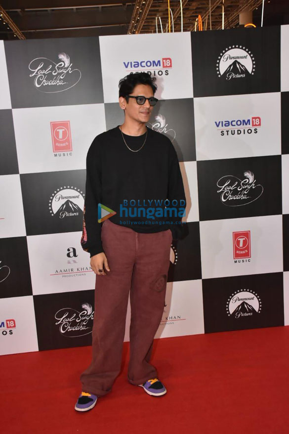 photos aamir khan kiran rao kareena kapoor khan saif ali khan and others attend red carpet premiere of laal singh chaddha 1198 10