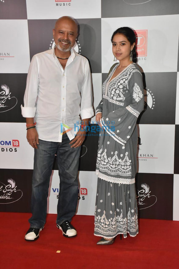 photos aamir khan kiran rao kareena kapoor khan saif ali khan and others attend red carpet premiere of laal singh chaddha 1198 12