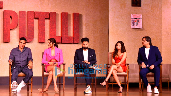 photos akshay kumar and team snapped at cuttputlli trailer launch in mumbai 8