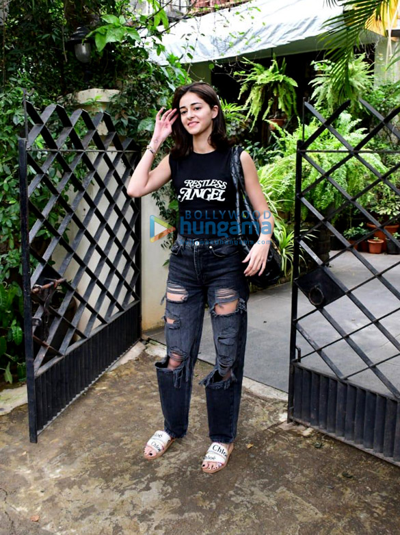 photos ananya panday spotted outside a salon in bandra 3 3