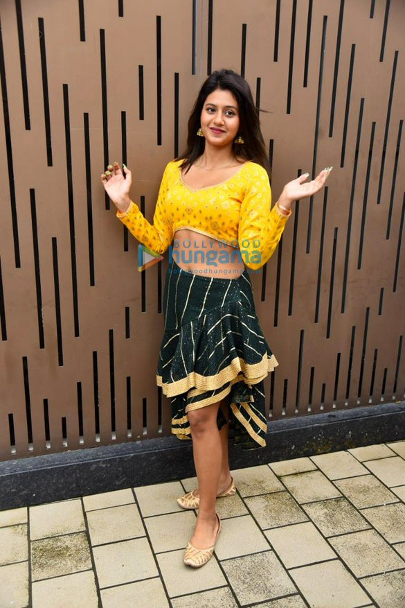 photos anjali arora snapped promoting her new song saiyyan dil mein aana re 2