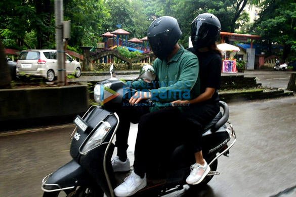 Photos Anushka Sharma and Virat Kohli snapped at on a bike ride (1)