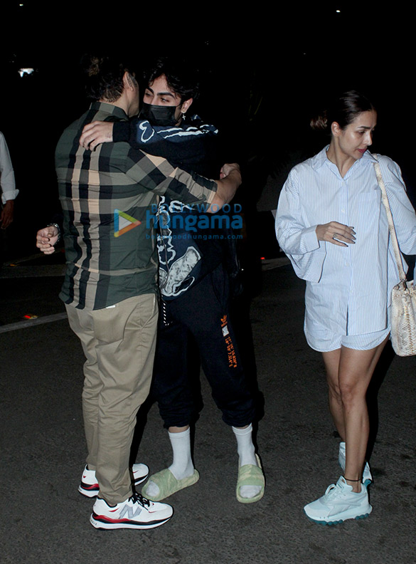 photos arbaaz khan arhaan khan malaika arora and gauri khan snapped at the airport 1