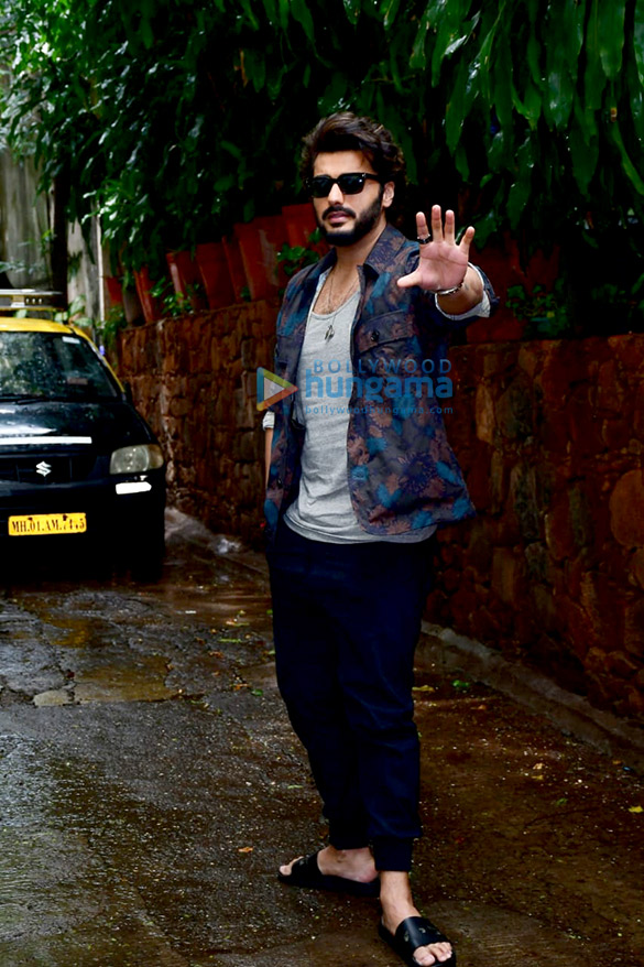 photos arjun kapoor spotted at krome studio in bandra 2
