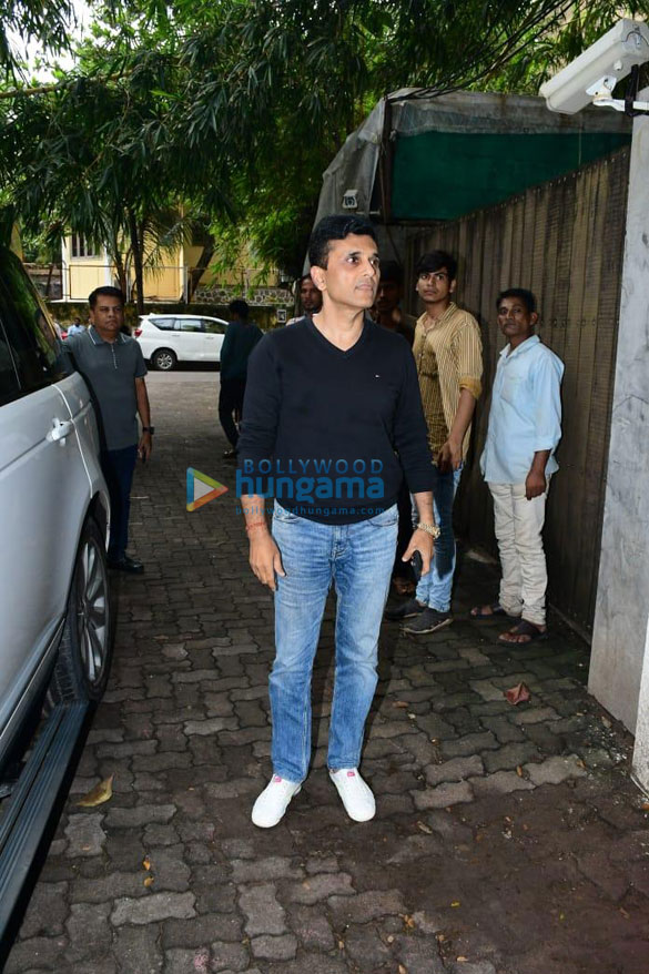 photos celebs grace the screening of laal singh chaddha 6