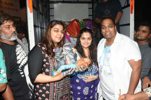 photos ganesh acharya and family bring the idol of lord ganesha home 4