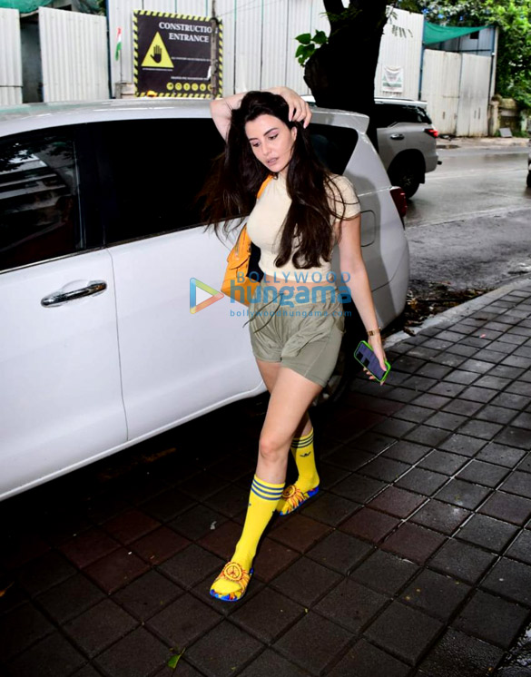photos giorgia andriani snapped at a salon in bandra 4 3