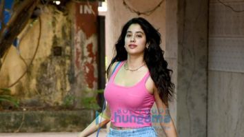 Photos: Janhvi Kapoor and Sara Ali Khan spotted outside a pilates studio