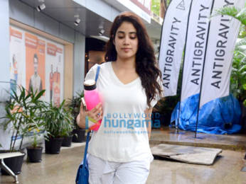 Photos: Janhvi Kapoor spotted at a gym in Bandra