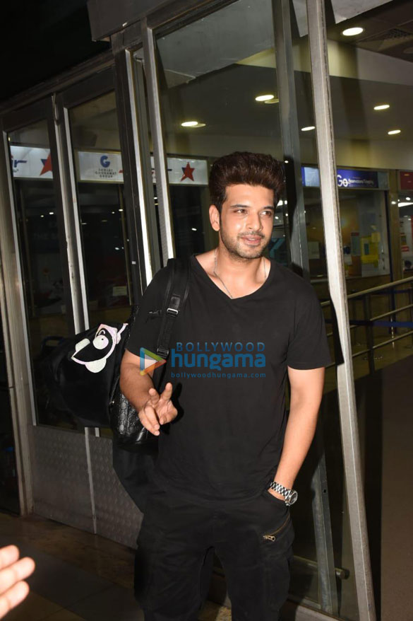 photos karan kundrra and tejasswi prakash snapped at the airport 3