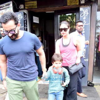 Photos: Kareena Kapoor Khan, Saif Ali Khan, Taimur Ali Khan and Janhvi Kapoor spotted in Bandra