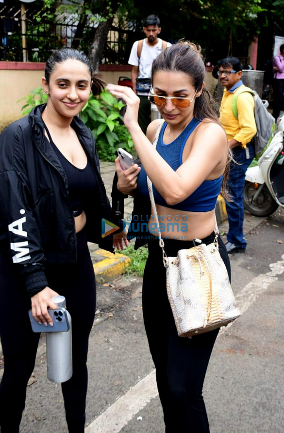 photos malaika arora and akansha ranjan kapoor spotted at diva yoga in bandra 4