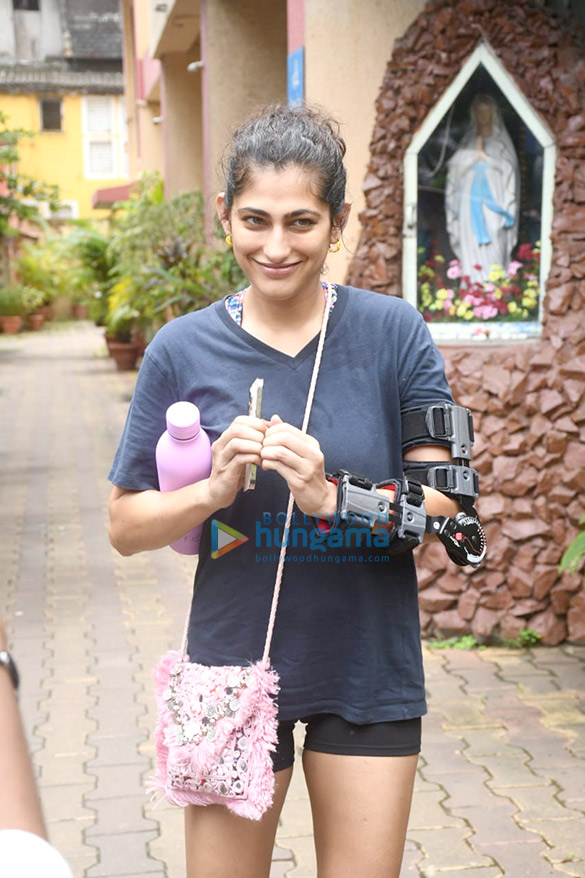 photos malaika arora and kubra sait spotted at diva yoga 6
