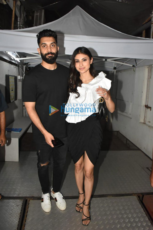 photos mouni roy abhishek kapoor and others snapped at izumi in bandra 6