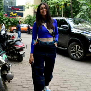 Photos: Mrunal Thakur snapped in Andheri