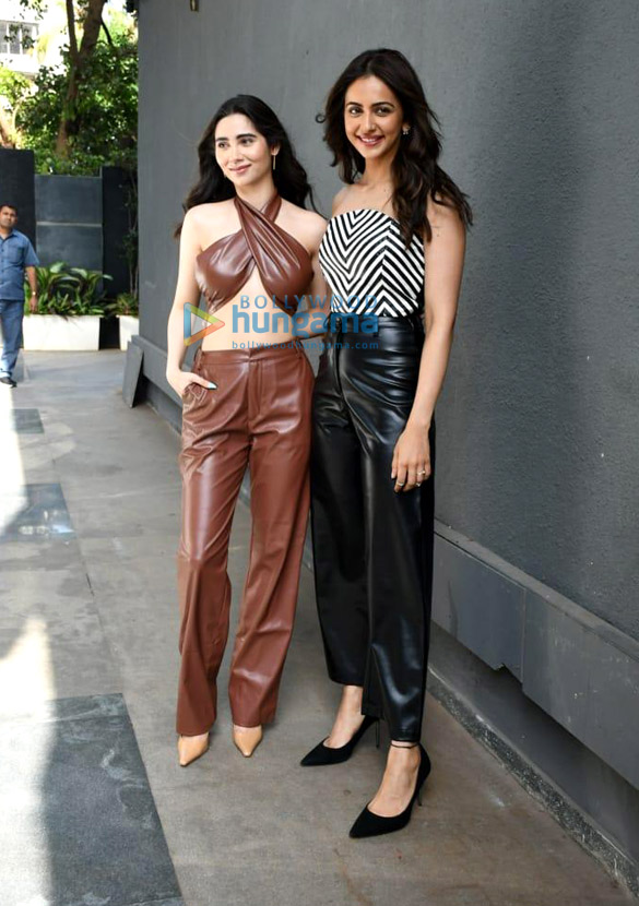 Photos: Rakul Preet Singh and Zahrah S Khan snapped at the Puja Films’ in Juhu Photos: Rakul Preet Singh and Zahrah S Khan snapped at the Puja Films’ in Juhu