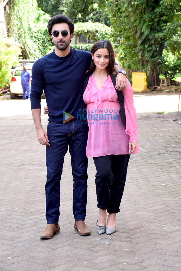Photos: Ranbir Kapoor and Alia Bhatt spotted at Mehboob Studio as they promote their film Brahmastra – Part One: Shiva Photos: Ranbir Kapoor and Alia Bhatt spotted at Mehboob Studio as they promote their film Brahmastra – Part One: Shiva