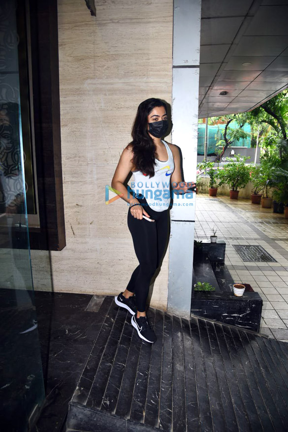 photos rashmika mandanna snapped in juhu 2