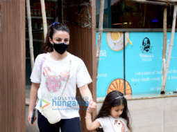 Photos: Soha Ali Khan spotted with daughter Inaaya Naumi Kemmu outside Foodhall in Santacruz