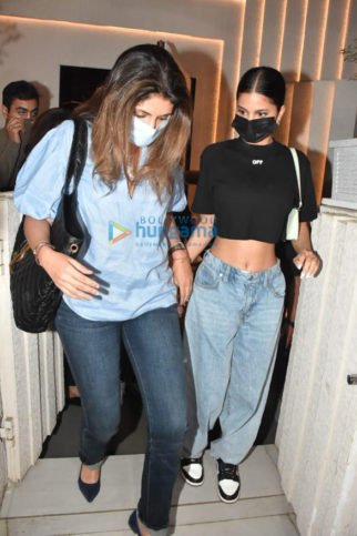 Photos: Suhana Khan, Agastya Nanda, Shweta Nanda and Kajal Anand snapped at Akina in Bandra