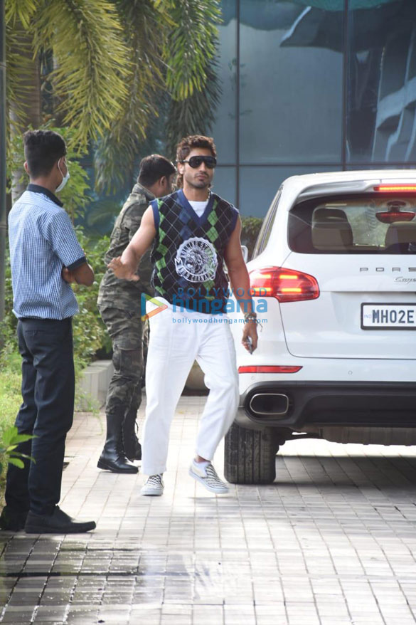 photos tiger shroff ahan shetty and vidyut jammwal snapped in andheri 1