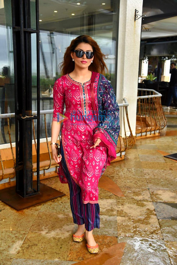 photos urvashi rautela snapped in sun n sand hotel in juhu 3