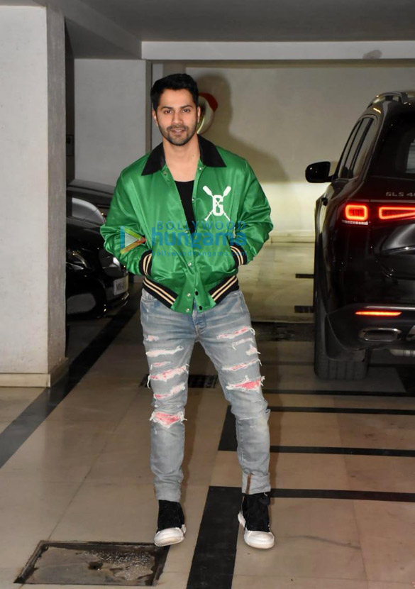 photos varun dhawan and apoorva mehta snapped at karan johars house in bandra 1