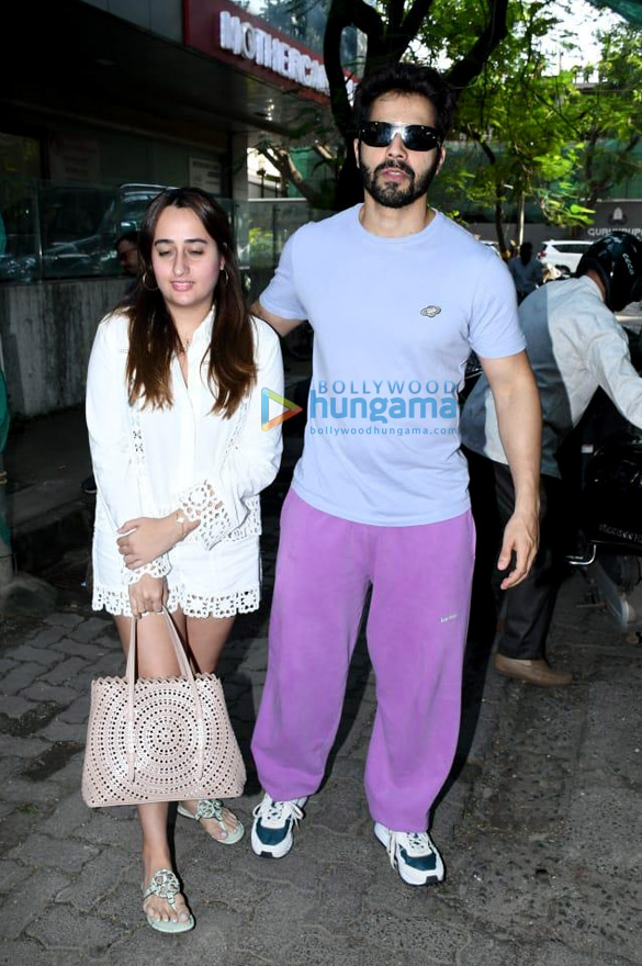 photos varun dhawan snapped with wife natasha dalal in juhu 1