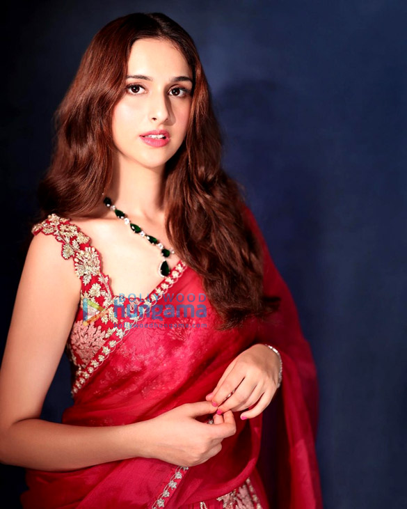 sadia khateeb 2 3
