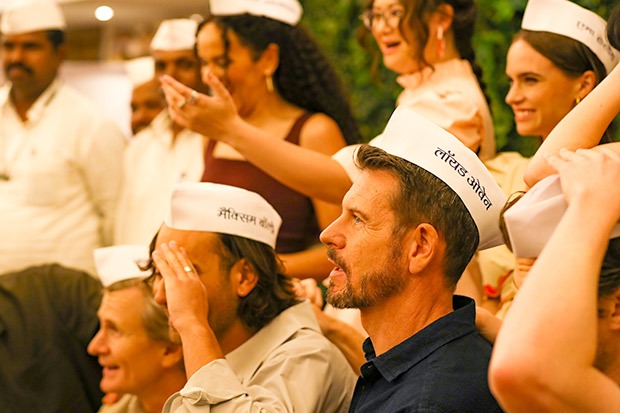The Lord of the Rings: The Rings of Power cast and crew meet Mumbai’s dabbawalas, visit Gateway of India; see photos