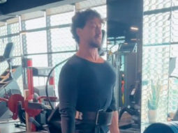 Tiger Shroff lifts up 220 kgs of weight efficiently