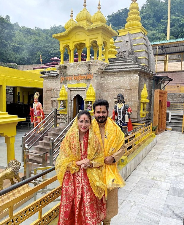 Yami Gautam stuns in traditional attire as she and husband Aditya Dhar seek blessings at the Jwala Devi shrine in Himachal