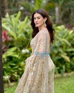 Celeb Photos Of Amyra Dastur