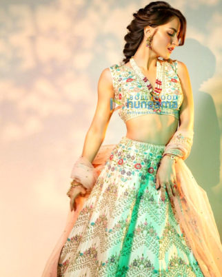 Celeb Photos Of Elli AvrRam