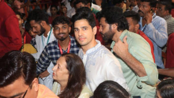 Fans go crazy as Sidharth Malhotra gets snapped with mom