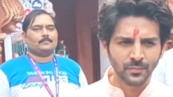 Hit machine Kartik Aaryan visits Lal Baug cha Raja