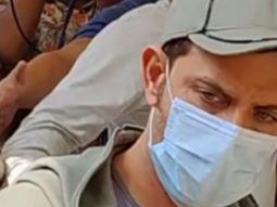 Hrithik Roshan lashes out at a fan who forcibly takes a selfie