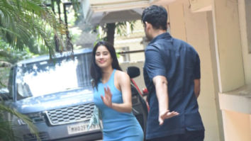 Janhvi Kapoor snapped in a hurry