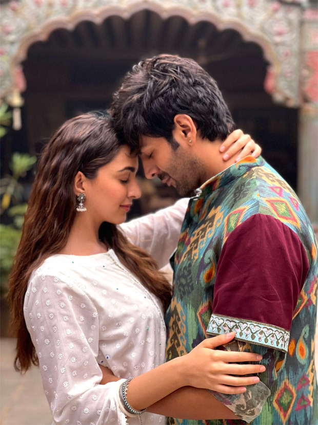 Kartik Aaryan and Kiara Advani kick-start the shoot for Satyaprem Ki Katha: 'Love story begins today'