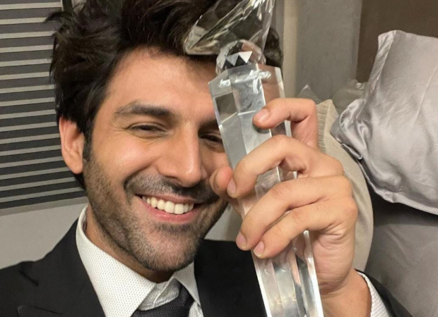 Kartik Aaryan bags Best Actor award for Dhamaka, says, 'honored and grateful' Kartik Aaryan bags Best Actor award for Dhamaka, says, 'honored and grateful'