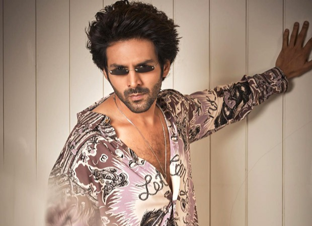 Kartik Aaryan reveals he still travels in economy class but says 'Private jet bhi aana chahiye': 'Sapne dekhna bhi chhod dunga kya' Kartik Aaryan reveals he still travels in economy class but says 'Private jet bhi aana chahiye': 'Sapne dekhna bhi chhod dunga kya'