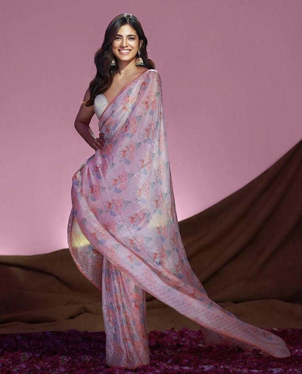 Malavika Mohanan looks drop dead gorgeous in Anita Dongre’s pink floral saree 
